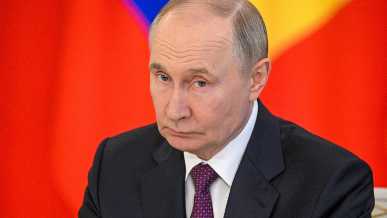 Putin acuză NATO că provoacă o cursă a înarmării și anunță consolidarea triadei nucleare a Rusiei