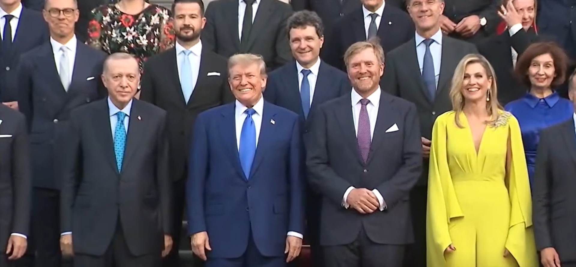 Nicușor Dan, poză de grup cu liderii NATO. Președintele României a stat chiar lângă Donald Trump și Mark Rutte