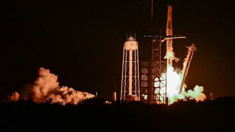 O misiune SpaceX privată scoate la iveală vechi probleme nerezolvate la modulul rusesc Zvezda de pe ISS