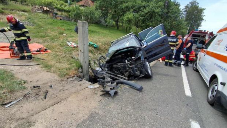 Accident grav în Hunedoara: O fetiță de 10 ani și bunica ei au murit într-un accident rutier