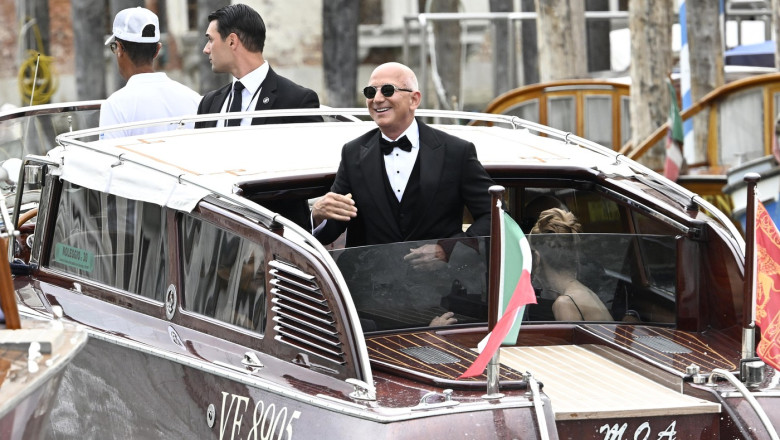 GALERIE FOTO  Jeff Bezos s-a căsătorit cu Lauren Sanchez. Imagini spectaculoase de la nunta anului: „E o abatere de la ceea ce se aşteaptă oamenii”