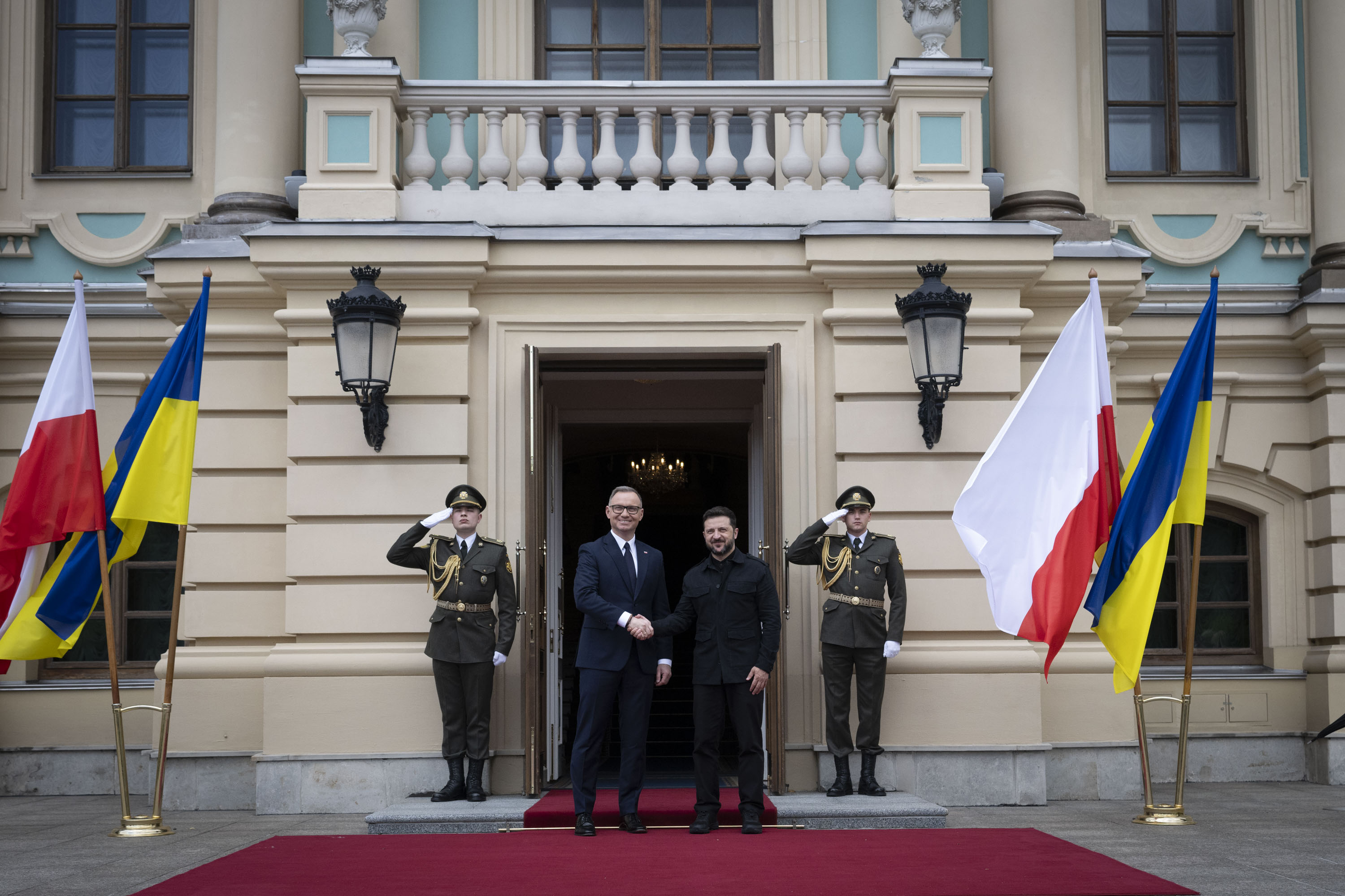 Andrzej Duda a fost decorat de Volodimir Zelenski în ultima vizită a președintelui polonez în Ucraina
