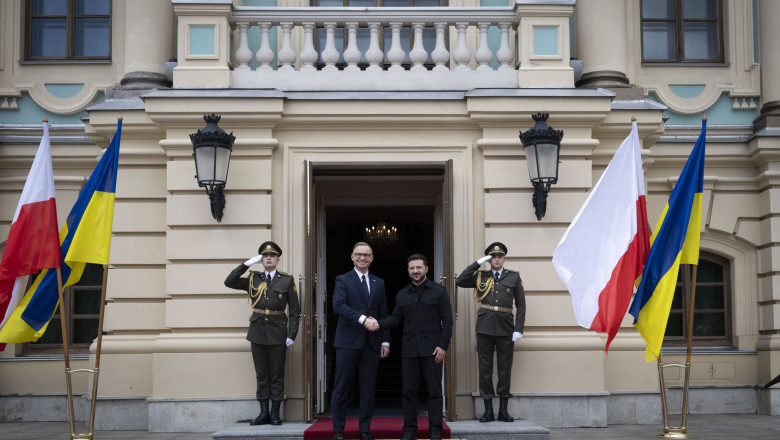 VIDEO  Andrzej Duda a fost decorat de Volodimir Zelenski în ultima vizită a președintelui polonez în Ucraina