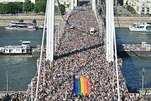 Poliţia ungară anunţă că nu-i va ancheta pe participanţii la marşul Pride din Budapesta