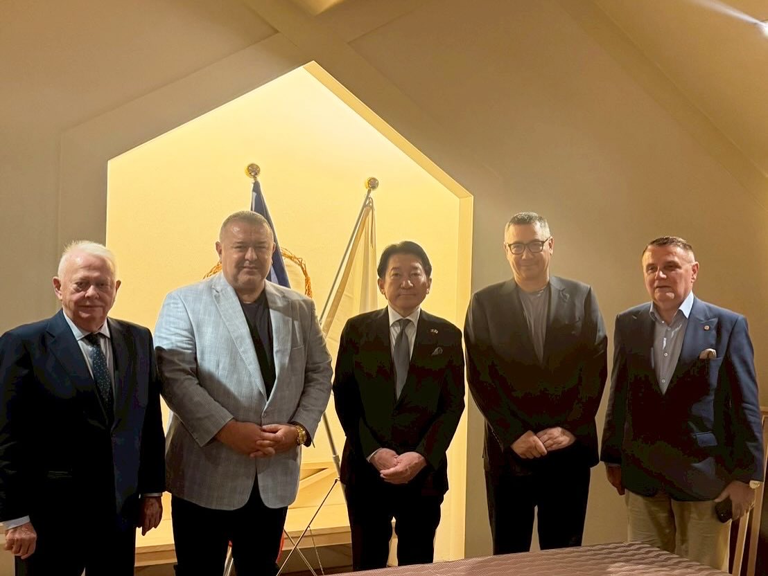 Controversă legată de trimișii României la Osaka 2025. Victor Hrebenciuc și Victor Ponta, printre cei ajunși în Japonia