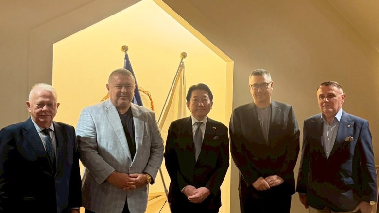 VIDEO  Controversă legată de trimișii României la Osaka 2025. Victor Hrebenciuc și Victor Ponta, printre cei ajunși în Japonia