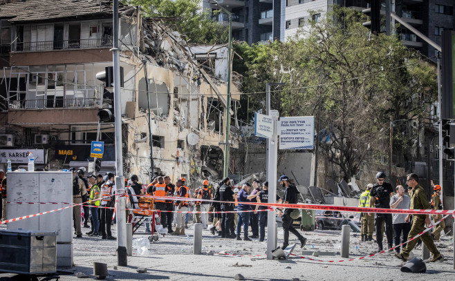 Iranian Missile Attack Aftermath in Ramat Gat - 19 Jun 2025