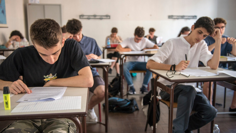 Evaluarea Națională 2025. Elevii susțin luni, 23 iunie, prima probă scrisă la Limba și literatura română