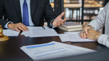 avocat oferta consultanta clientului