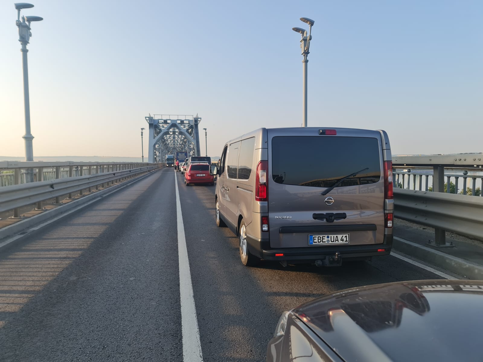 Infotrafic: Aglomerație la ieșrea din țară, pe podul Giurgiu - Ruse. Ce rute alternative există