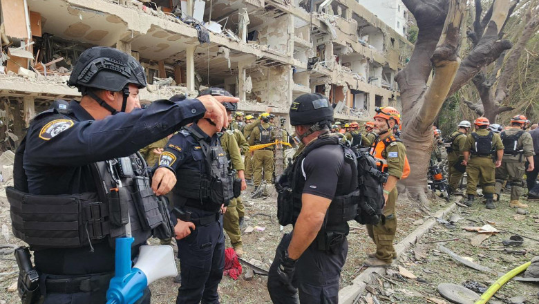 Israeli authorities respond after Iranian missile strikes Tel Aviv