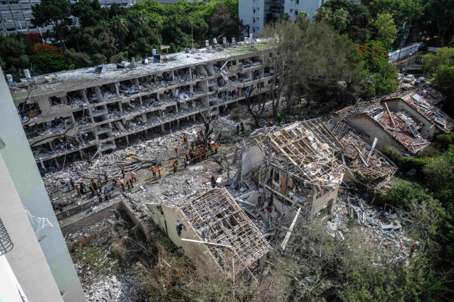Iranian missile strikes Tel Aviv