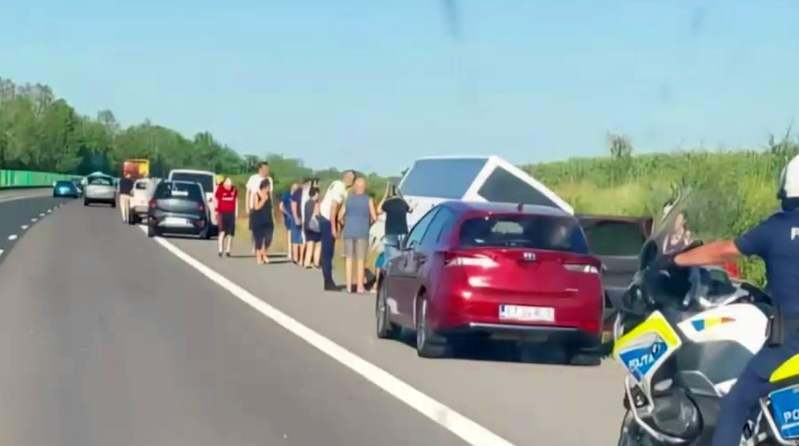 Un mort și mai mulți răniți, după ce un autocar plin cu copii s-a răsturnat pe autostrada A2. A fost activat Planul roşu de intervenţie
