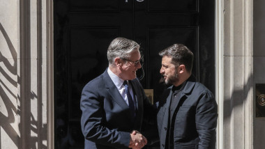 Keir Starmer welcomes Volodymyr Zelenskyy to No.10