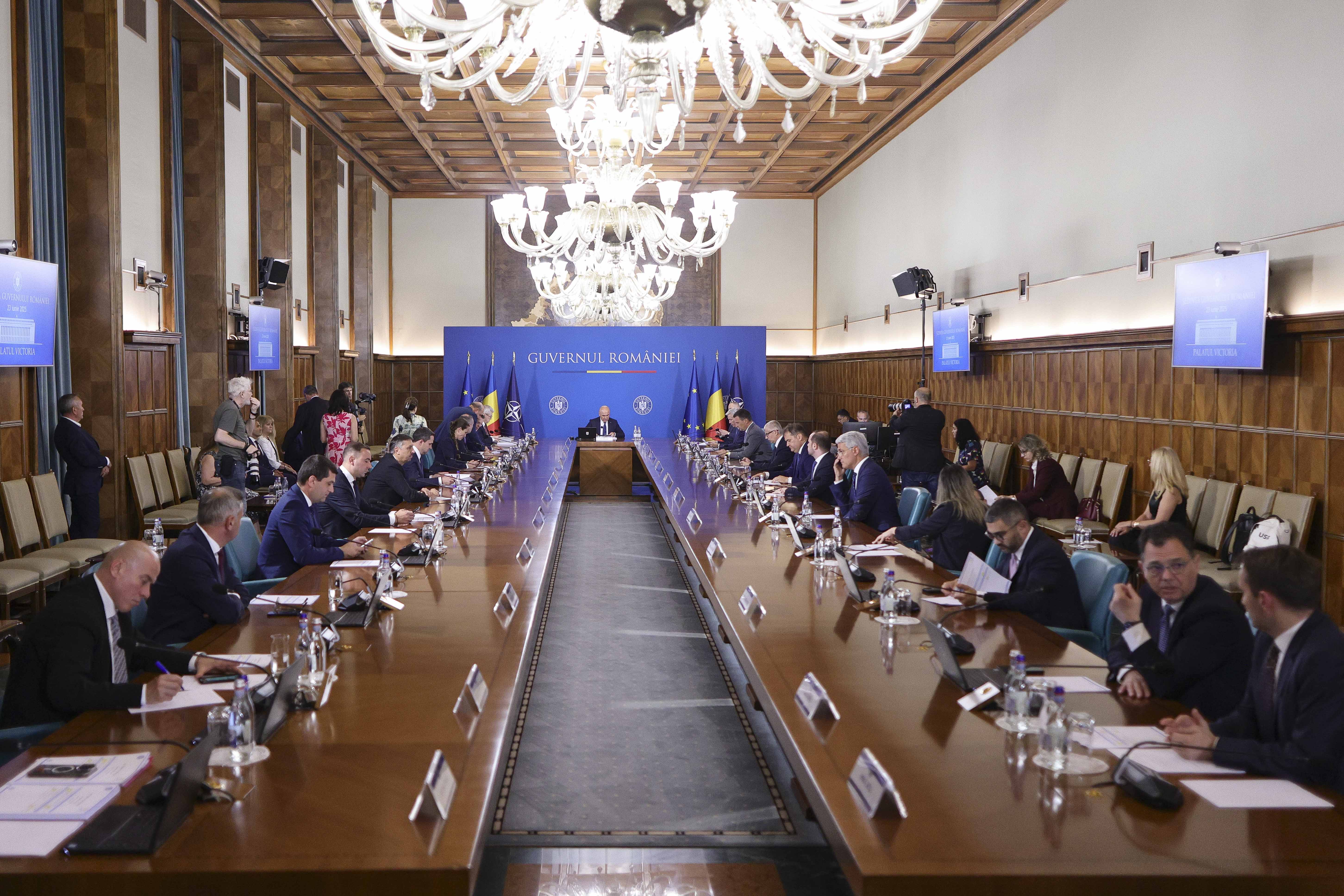 Parlamentari ai PSD și AUR, scrisoare comună pentru Ilie Bolojan: „Soluțiile adoptate în Educație pot avea efecte negative”