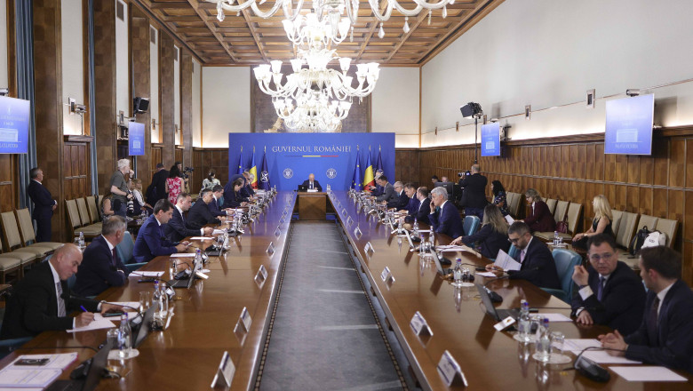 VIDEO&FOTO  România are guvern plin, după 47 de zile de interimat: Audieri și vot în Parlament, jurământ la Palatul Cotroceni și prima ședință