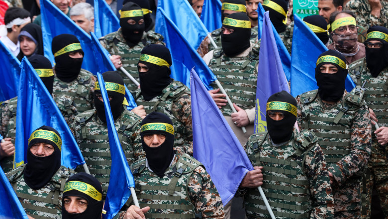 Organizațiile paramilitare din Iran au ieșit la vânătoare de agenți Mossad. Ce este Basij, gruparea care trezește temeri populației