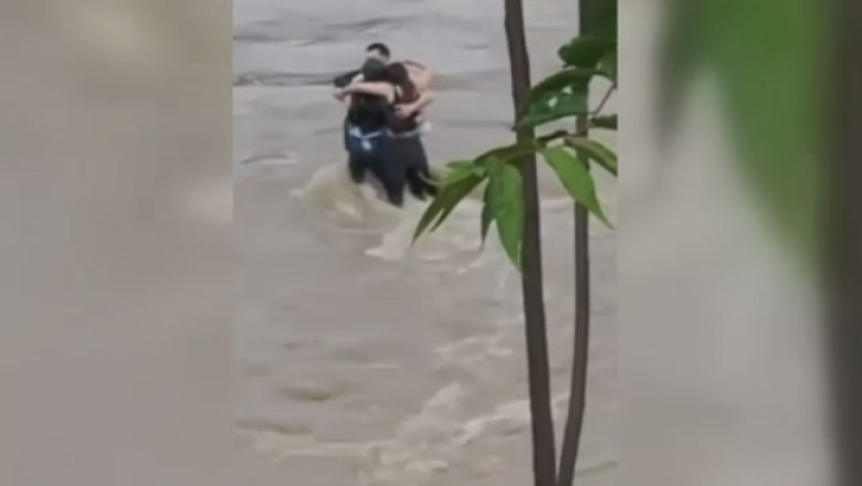 VIDEO  Cazul tinerilor români luați de ape în Italia. Operatorul de la serviciul de urgență, trimis în judecată la un an de la tragedie