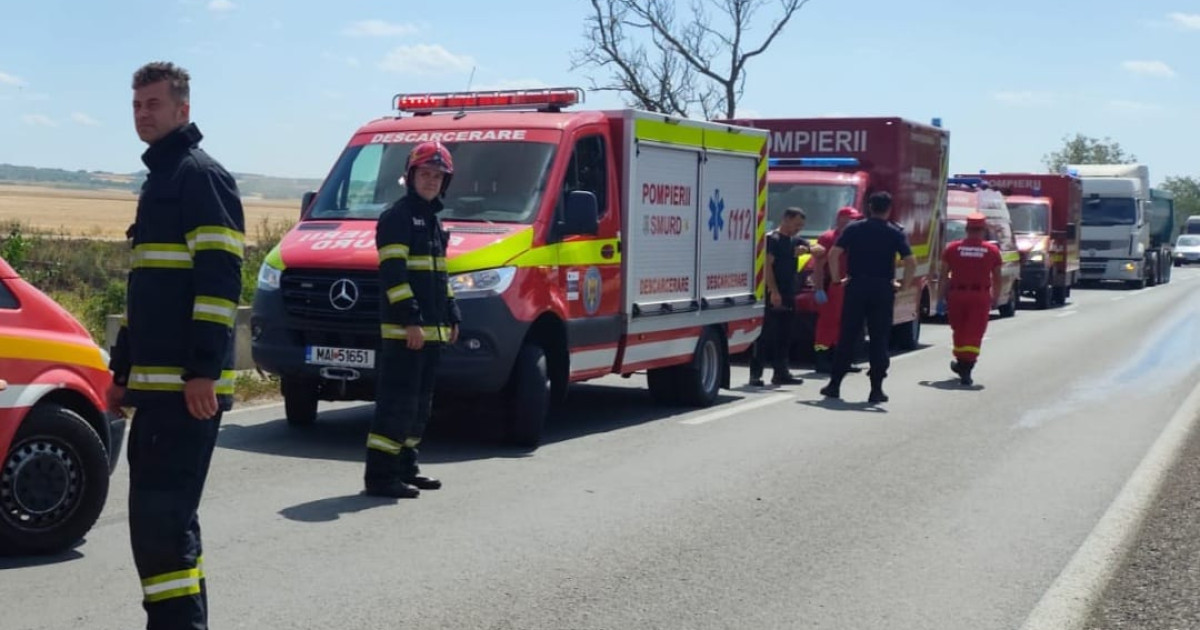 Accident grav în Bihor: două microbuze și un autoturism implicate