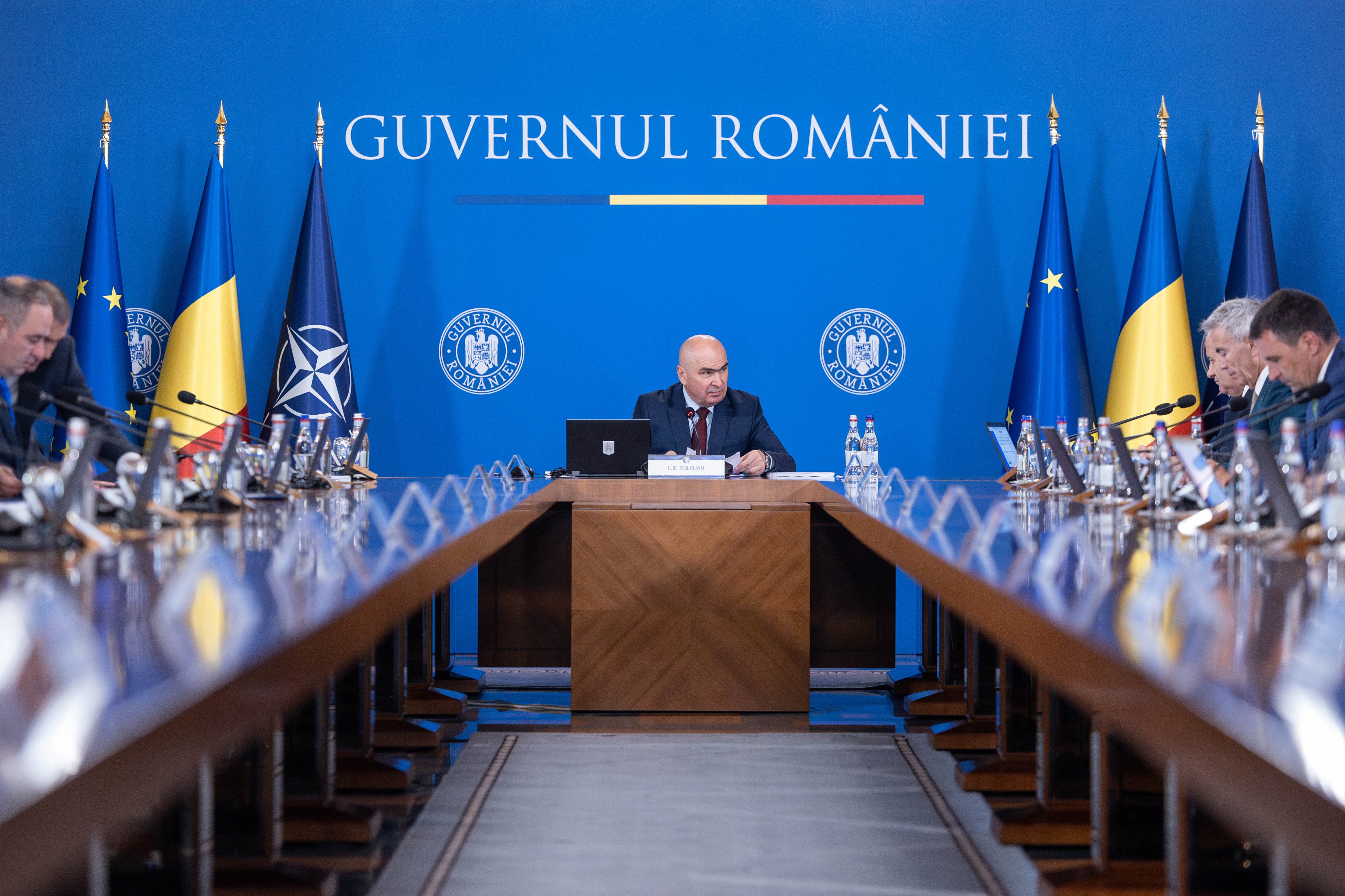 Salarii și posturi reduse la ASF, ANRE și ANCOM. Șefii instituțiilor trebuie să prezinte peste o lună noile organigrame
