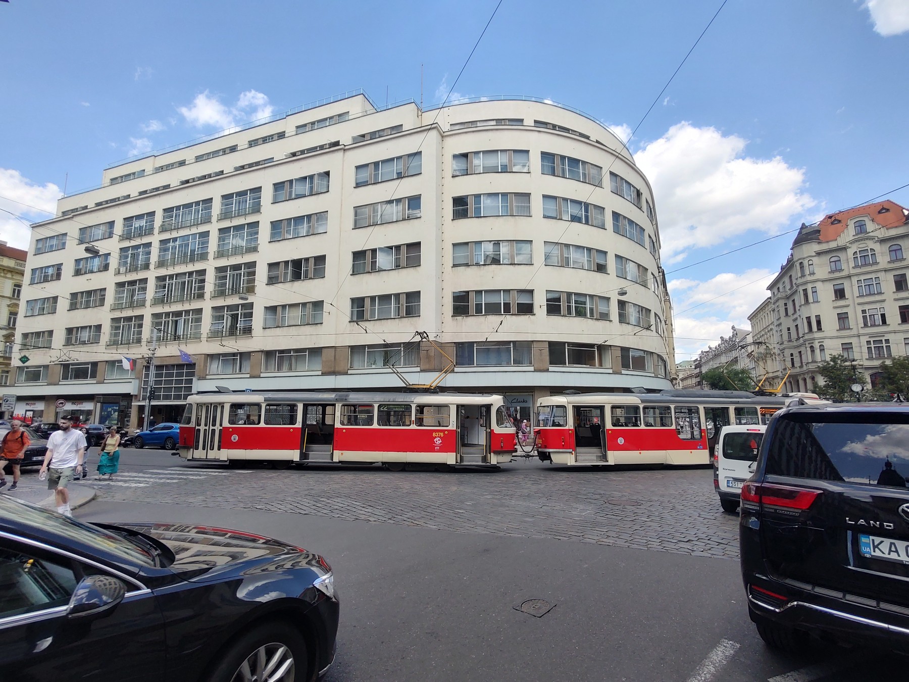 Pană masivă de curent în Republica Cehă. Mai multe linii de tren, metrou și tramvai- afectate