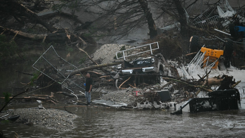 GALERIE FOTO  9 copii au murit și 27 de fete sunt date dispărute în inundațiile devastatoare din Texas. Trump: „Melania și cu mine ne rugăm”