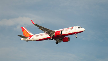 15.07.2023, Singapur, Republik Singapur, Asien - Ein Passagierflugzeug der Air India vom Typ Airbus A320 Neo mit der Reg