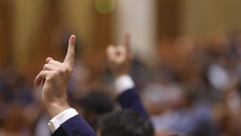 Un deputat PSD a semnat una dintre moțiunile AUR. Cum explică PSD: E dreptul fiecăruia să facă ce vrea. Vine de la alt partid