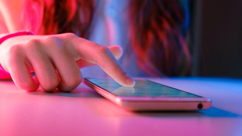 Portugalia interzice telefoanele mobile în școlile primare. De când intră în vigoare măsura