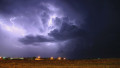 Noi avertizări meteo de furtuni.