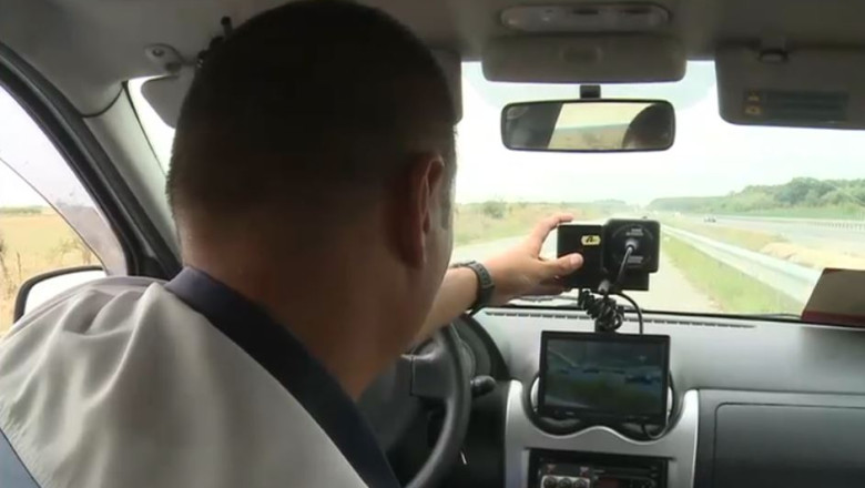 Șofer prins de radar cu 242 km/h pe drumul express Craiova-Pitești. Ce sancțiune a primit