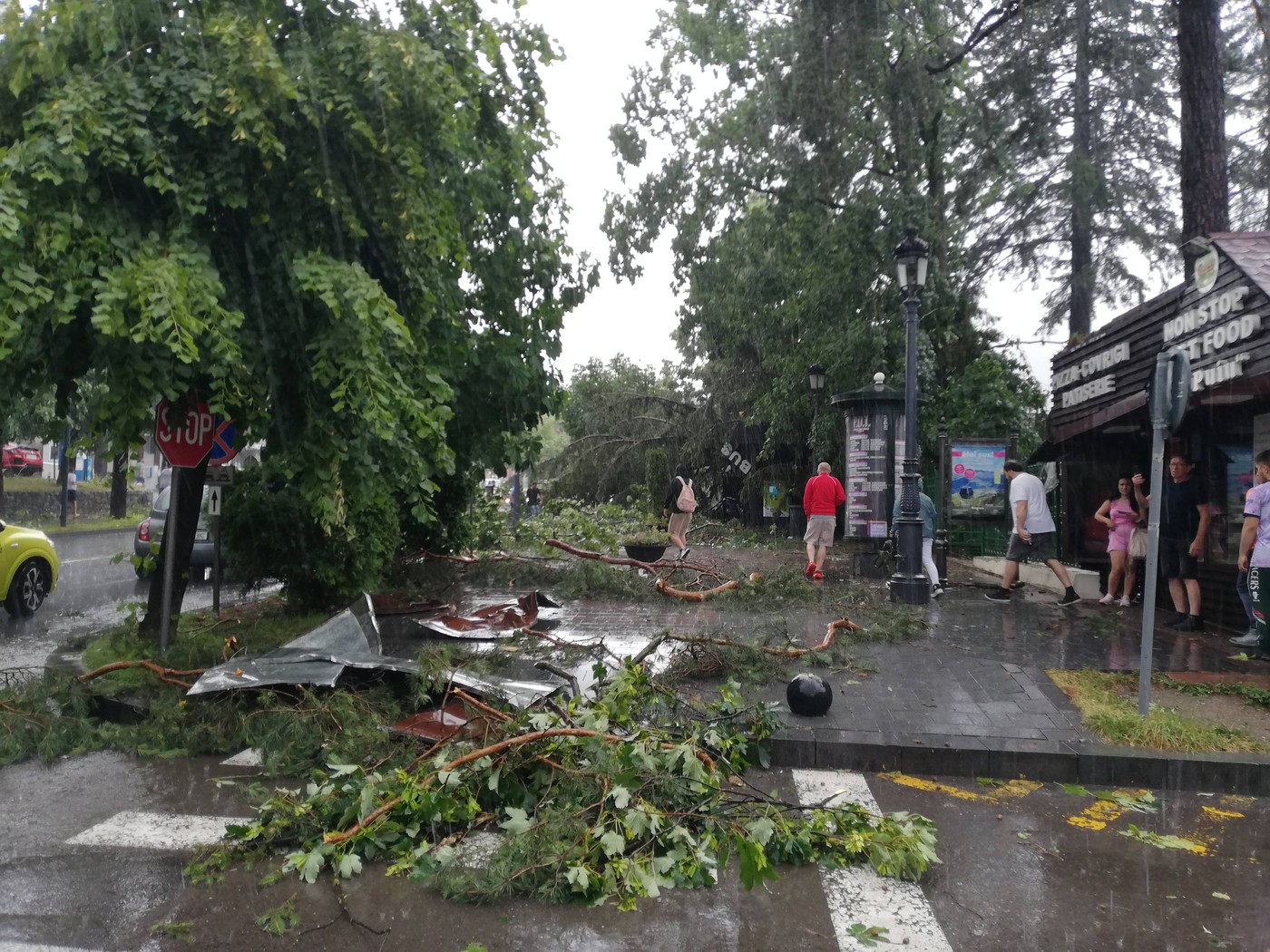 Climatolog: Furtuna puternică din Sinaia a fost neobișnuită ca intensitate. Aceste fenomene extreme se vor înmulți