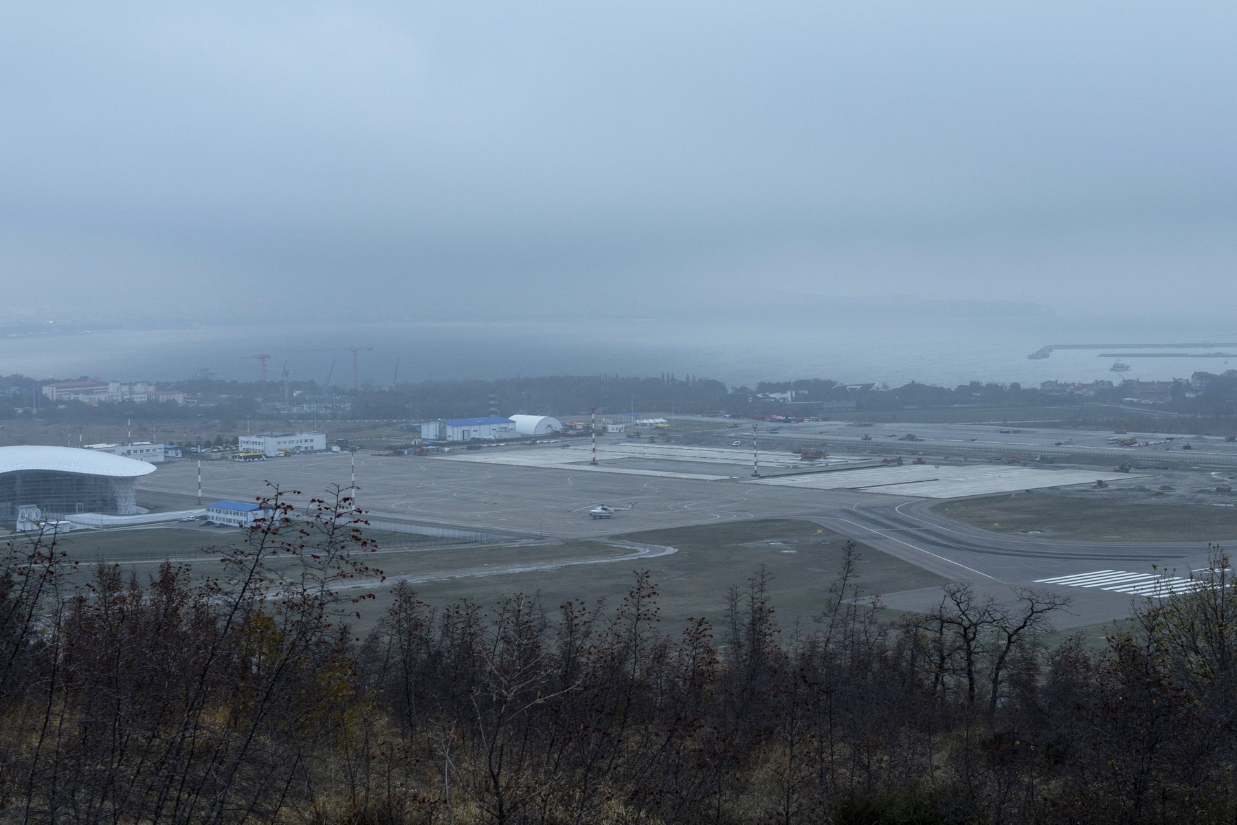 Rusia redeschide un aeroport strategic de la Marea Neagră care a fost închis după declanşarea ofensivei în Ucraina