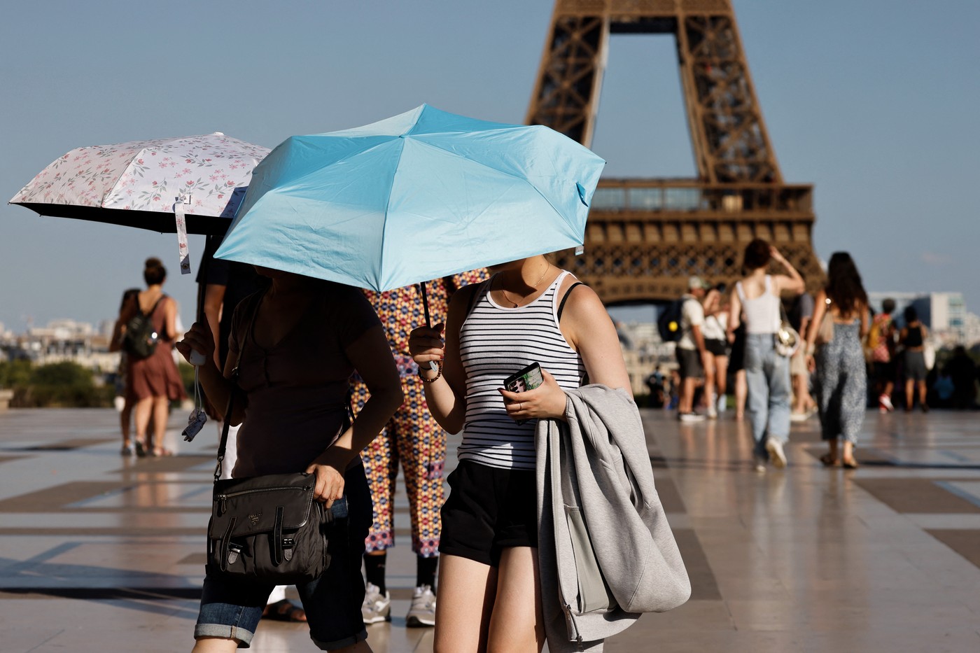 Valul de caniculă, la cote maxime în Franţa. Cod roșu la Paris. Uşoară ameliorare în Portugalia şi Spania