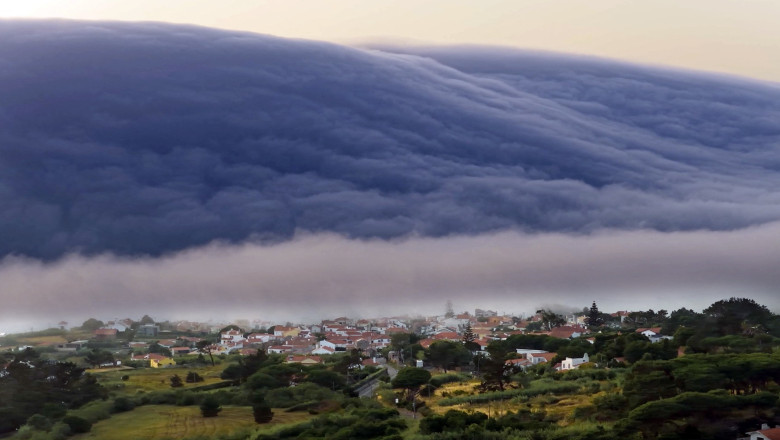 VIDEO&FOTO  Fenomen meteo spectaculos înregistrat duminică în Portugalia. „Arăta ca un tsunami”