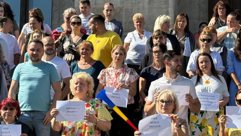 VIDEO&FOTO  Protestele continuă în toată țara, la ANAF, Curtea de Apel București, instituții din componența Apelor Române, după tăierea sporurilor