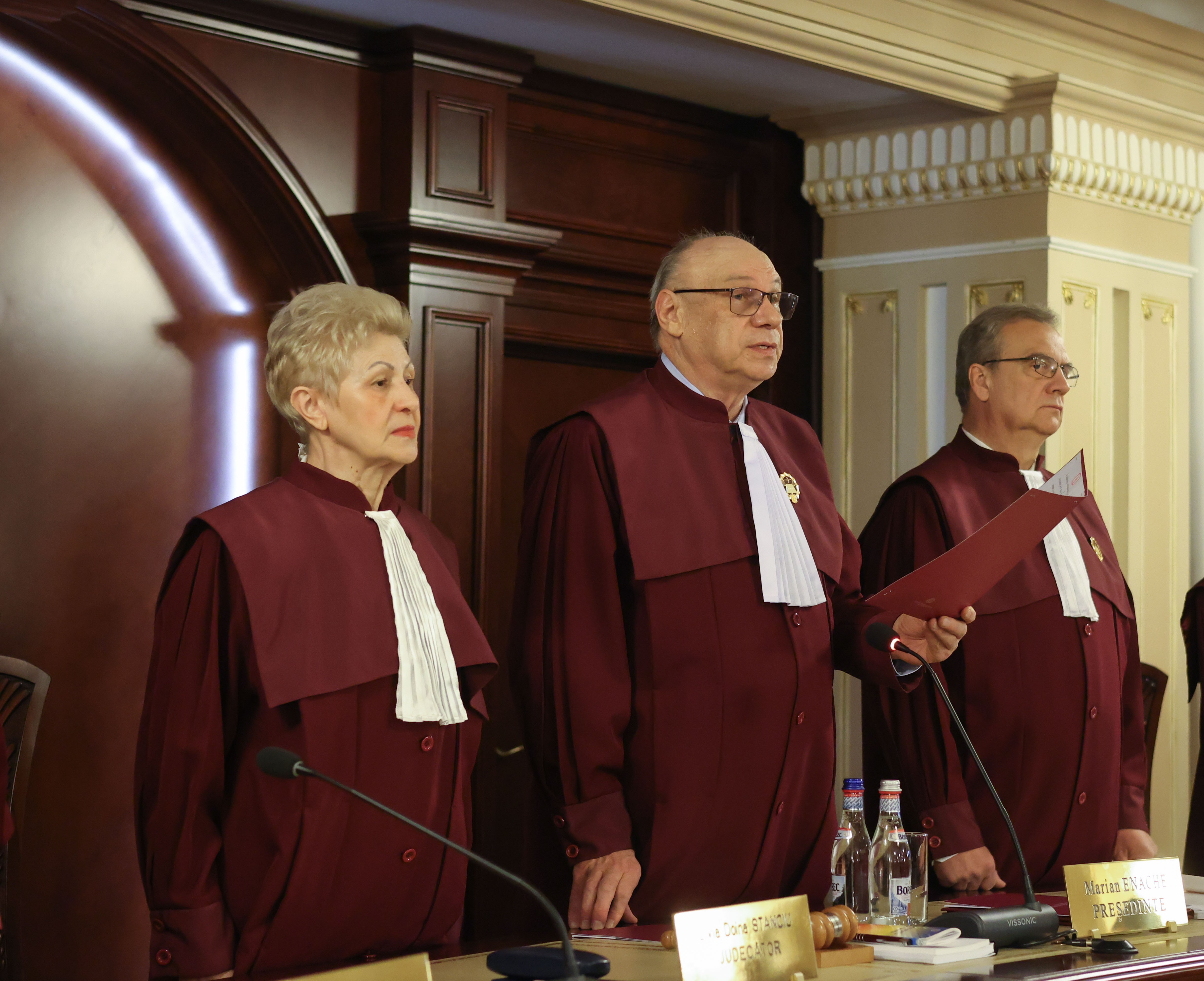 Proiect în Parlament care elimină indemnizația de pensionare a judecătorilor CCR. „E inutilă o plată suplimentară la final de mandat”