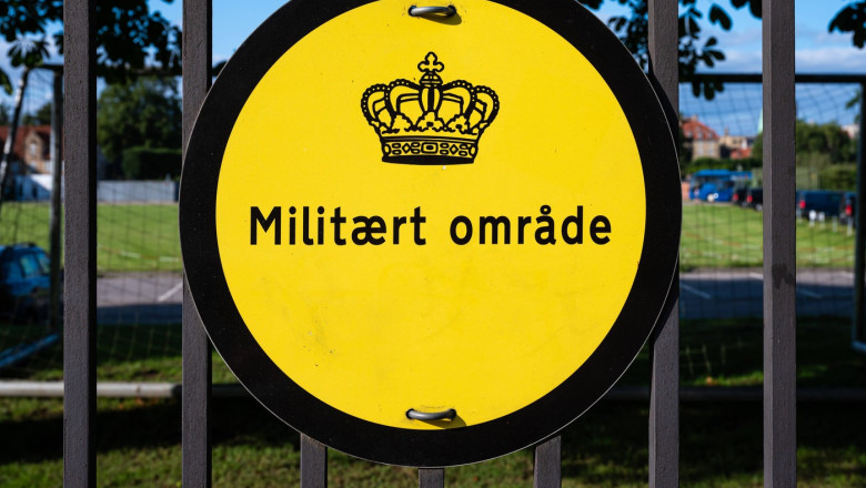 Femeile daneze vor putea fi recrutate pentru serviciul militar prin tragere la sorți