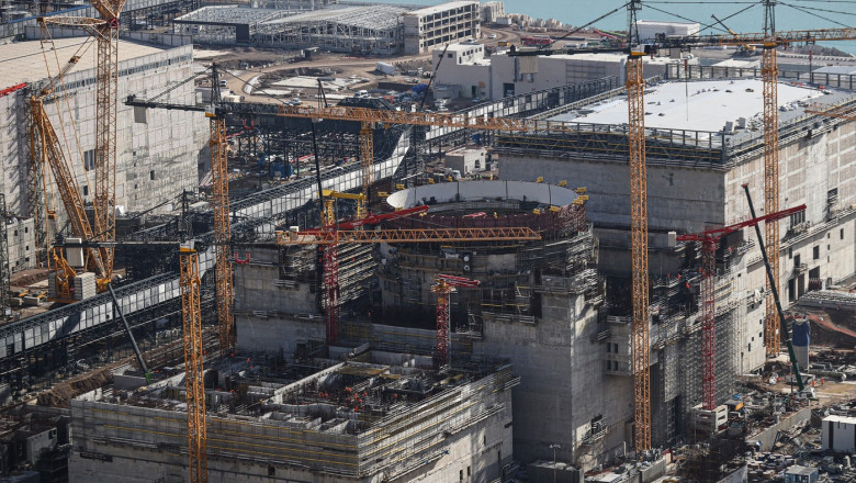 Rusia analizează vinderea participațiilor la centrala nucleară pe care o construiește în Turcia