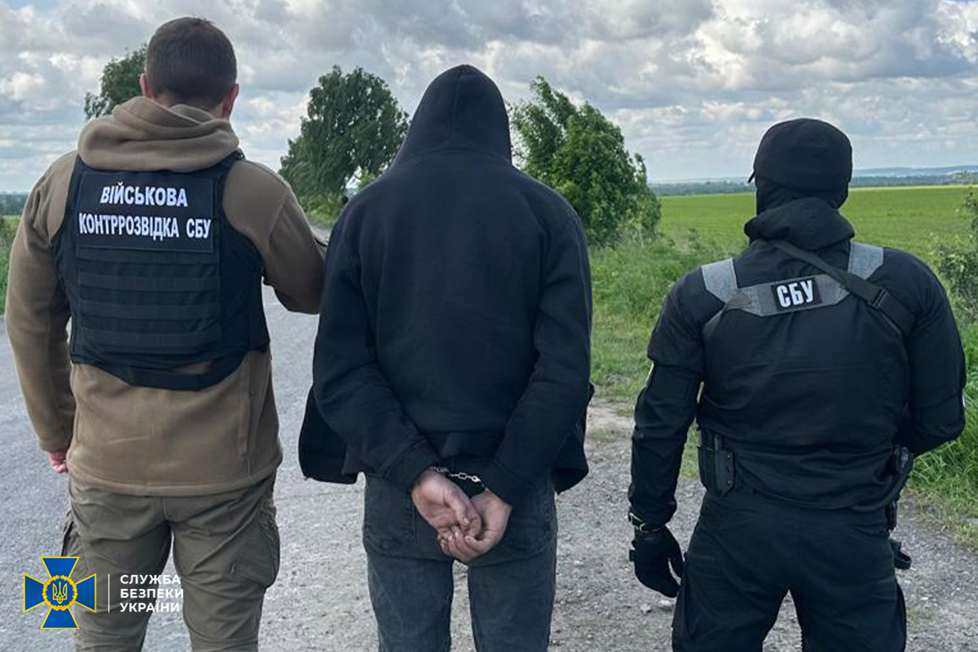 Rusia plătește tineri ucraineni pentru a deveni atentatori sinucigași fără să știe (Guardian). Asemănare cu un caz petrecut în România