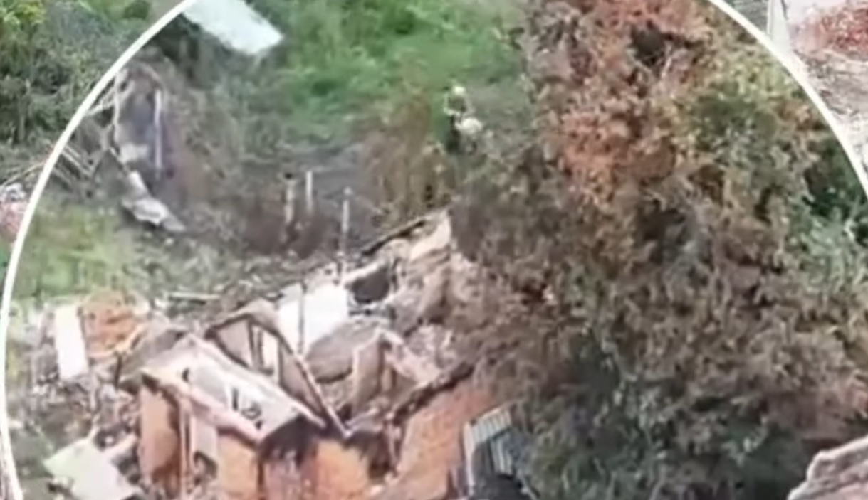 Momentul în care polițiștii de frontieră ucraineni lovesc un centru de drone și buncăre rusești în regiunea Kursk