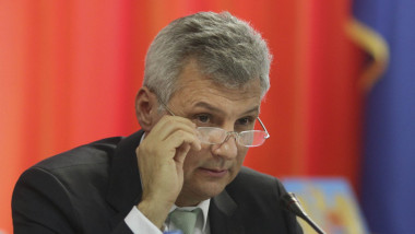 daniel zamfir la o sedinta