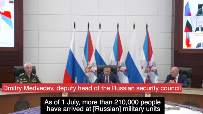Kremlinul pretinde că peste 210.000 de ruși au semnat contracte pentru a lupta în Ucraina în 2025. Medvedev: „Ritmul este bun”
