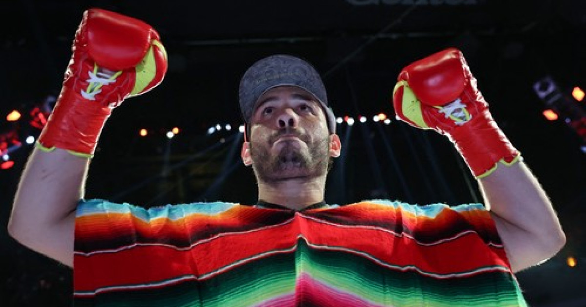 julio cesar chavez jr boxer