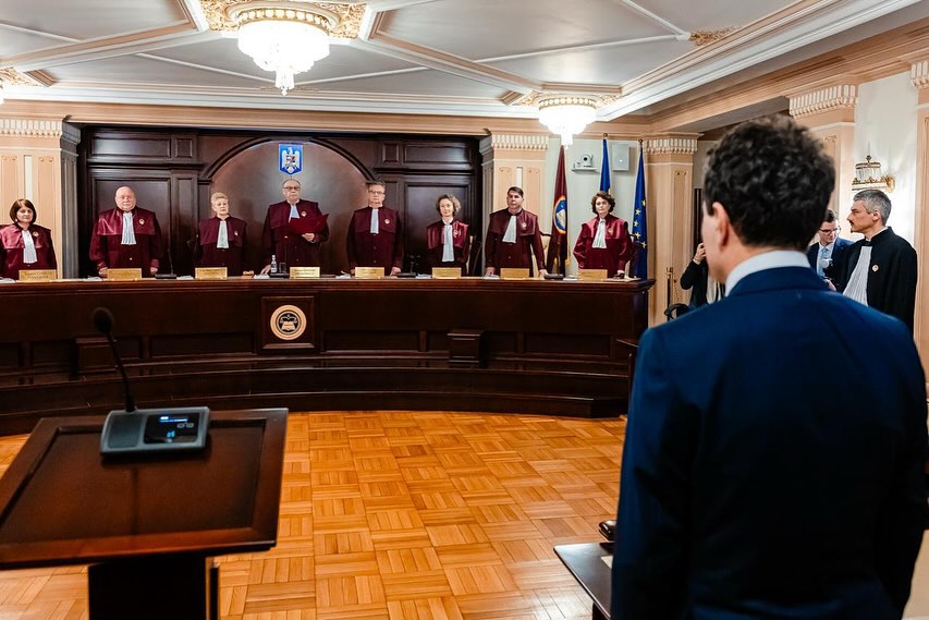 Președintele Dan, „spectator” la show-ul primelor de pensionare de la CCR: „Plătim acum pentru nişte legi extrem, extrem de proaste”