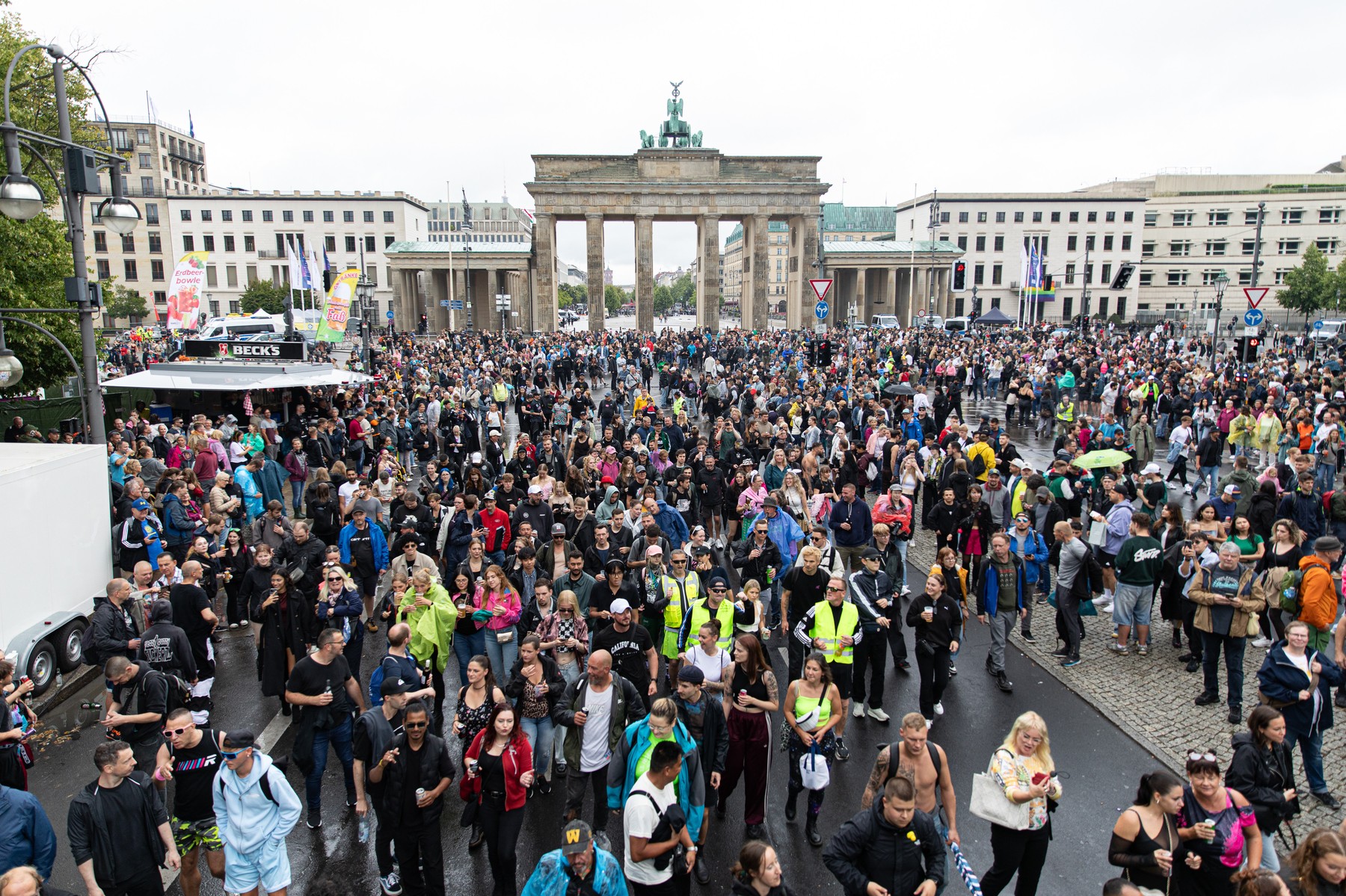 Val de intoxicații la parada „Rave the Planet” în Berlin: 69 spitalizați, 13 în stare critică, aproape 400 au primit îngrijiri medicale