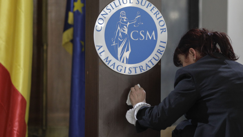 Replica CSM la declarația lui Bolojan despre judecătorii care se pensionează la 48 de ani: „Are ca scop dezinformarea societății”