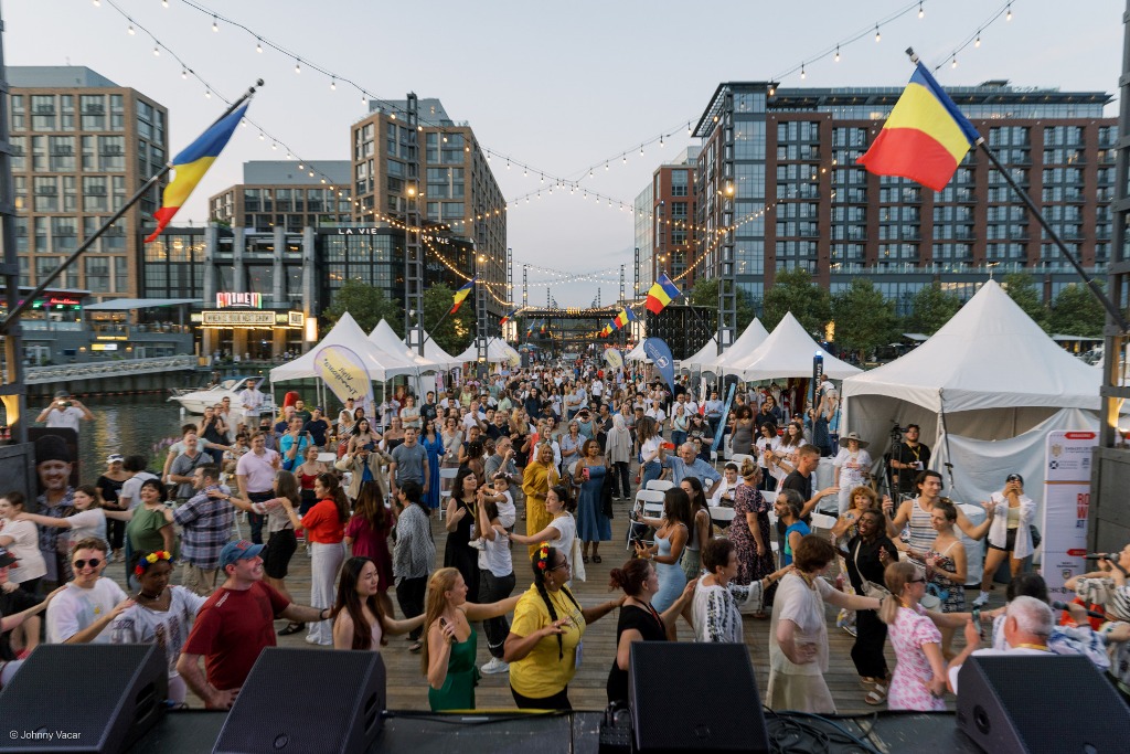 Record de prezență la cel mai mare festival românesc din SUA. Peste 12.000 de oameni au celebrat tradițiile la Washington