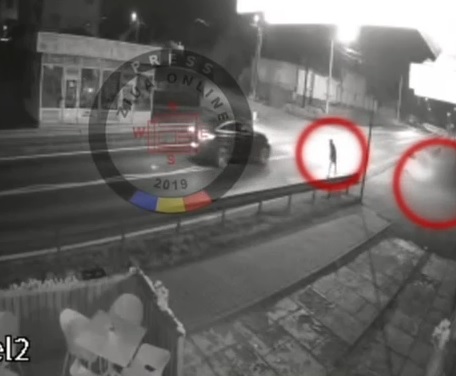 Tentativă de omor, mascată în accident. Un șofer din Sibiu a lovit intenționat cu mașina doi bărbați, din răzbunare