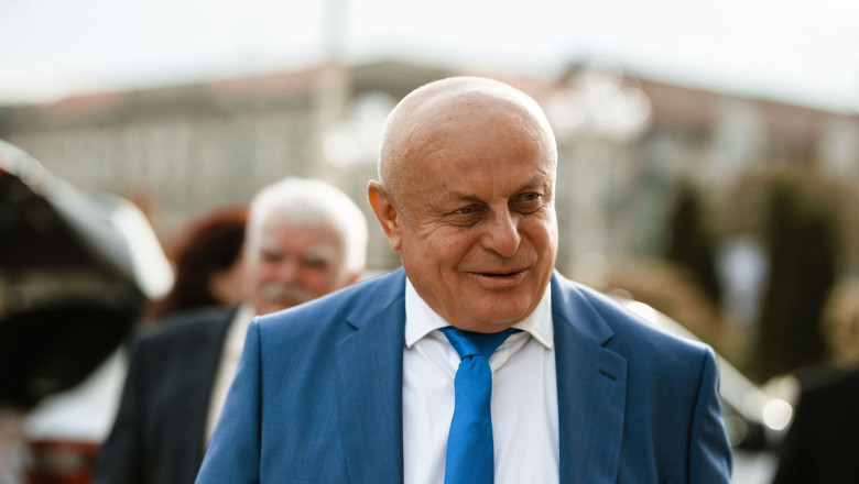 Directorul Romsilva, care a luat 100.000 de euro primă de pensionare, dă în judecată Regia. Teodor Țigan vrea despăgubiri cu dobândă